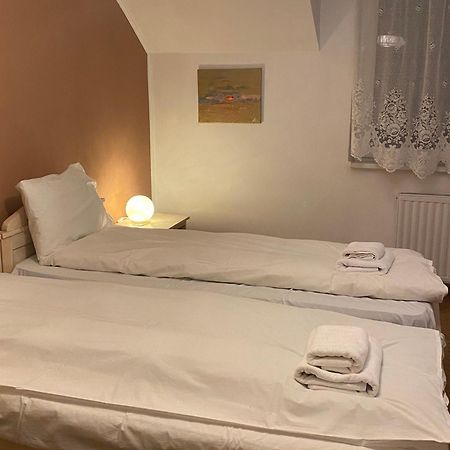 Rose'S Oldtown Apartment Brasov Exterior photo